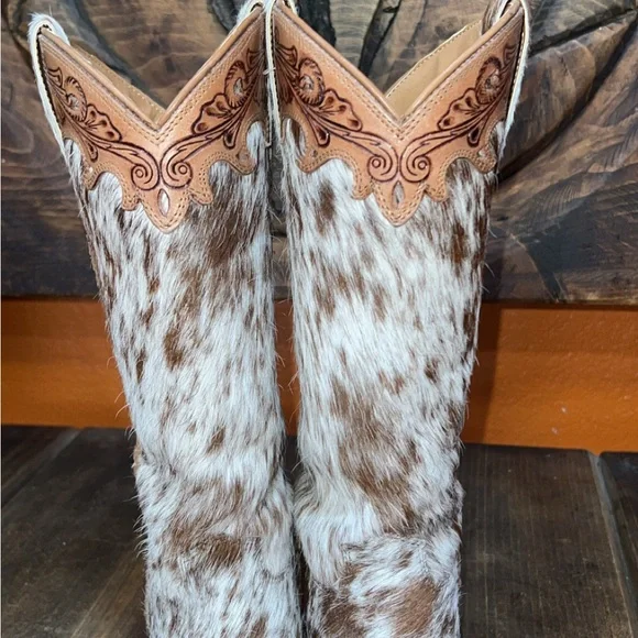 Western cowgirl cow hide boots - Picture 4 of 7